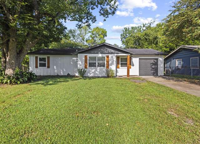 Property at 3875 Bellgreen Pl, Beaumont, TX 77707, 3 beds, 1 bath