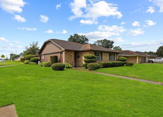 Property at 8425 Braeburn Ln, Beaumont, TX 77707, 3 beds, 2 baths