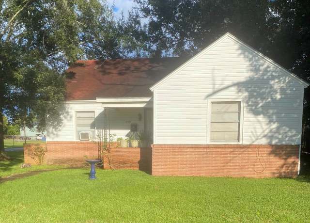 Property at 770 N 8th St, Silsbee, TX 77656, 2 beds, 1 bath