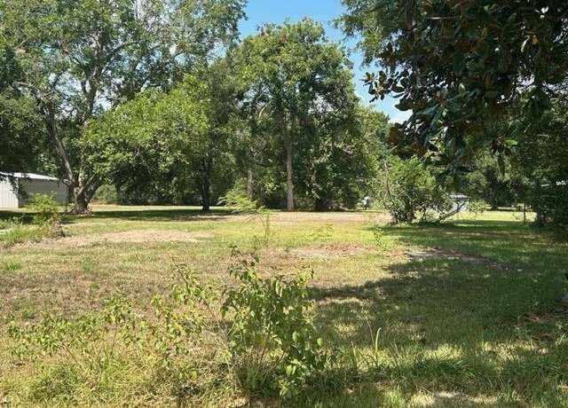 Property at 588 N Meeker Rd, Beaumont, TX 77713