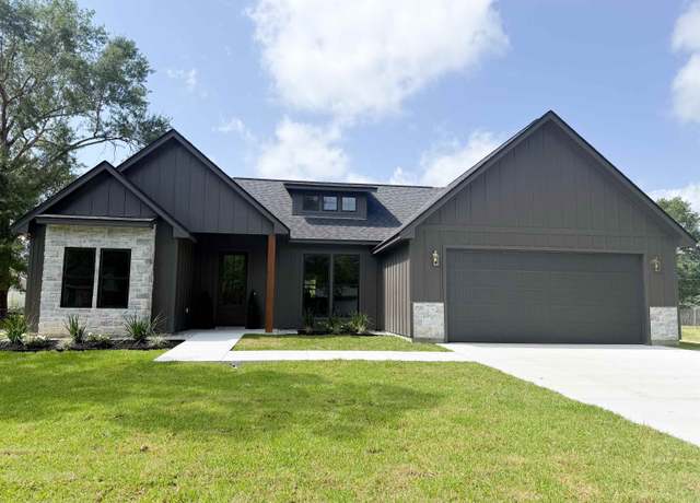 Property at 135 Cardinal Dr, Lumberton, TX 77657, 3 beds, 2 baths