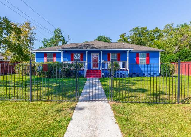 Property at 1007 Ewing St, Beaumont, TX 77701, 4 beds, 2 baths