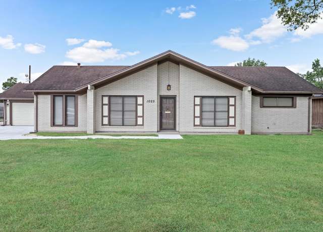 Property at 1025 Dowlen Rd, Beaumont, TX 77706, 3 beds, 3 baths