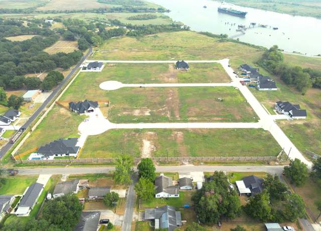 Property at 1448 Matthew Ave, Port Neches, TX 77651