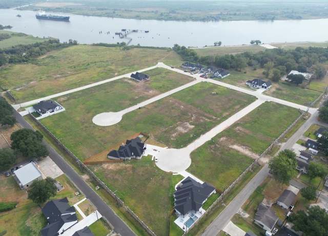 Property at 1456 Matthew Ave, Port Neches, TX 77651