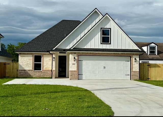 Property at 1602 N 27th St, Nederland, TX 77627, 4 beds, 3 baths