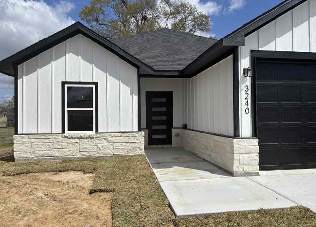 Property at 3240 Taft Ave, Groves, TX 77619, 3 beds, 2 baths
