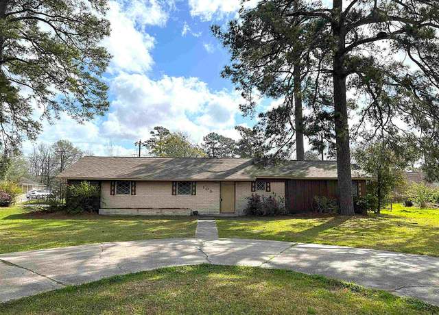 Property at 105 Pine Burr St, Vidor, TX 77662, 3 beds, 2 baths