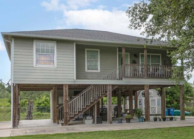 Property at 2315 Granger Dr, Bridge City, TX 77611, 3 beds, 1 bath