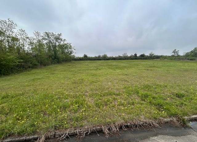 Property at 7555 Coral Crk, Beaumont, TX 77707