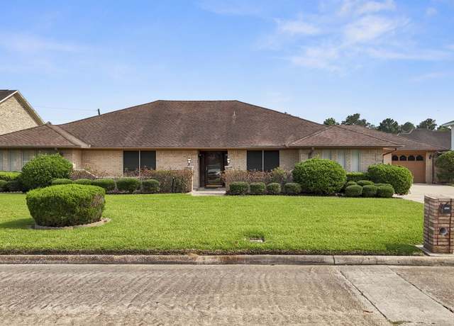 Property at 4425 Cartwright St, Beaumont, TX 77707, 3 beds, 3.5 baths
