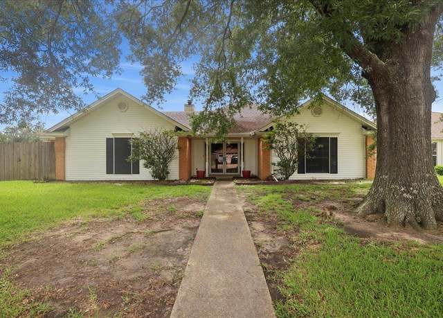 Property at 1120 Meadowvale Dr, Beaumont, TX 77706, 3 beds, 2 baths