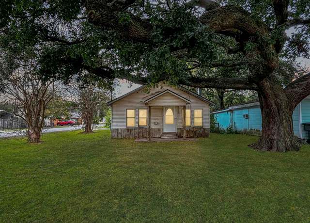 Property at 1720 Gary Ave, Nederland, TX 77627, 3 beds, 2 baths