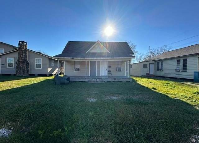 Property at 208 17th St, Port Arthur, TX 77640, 3 beds, 1 bath