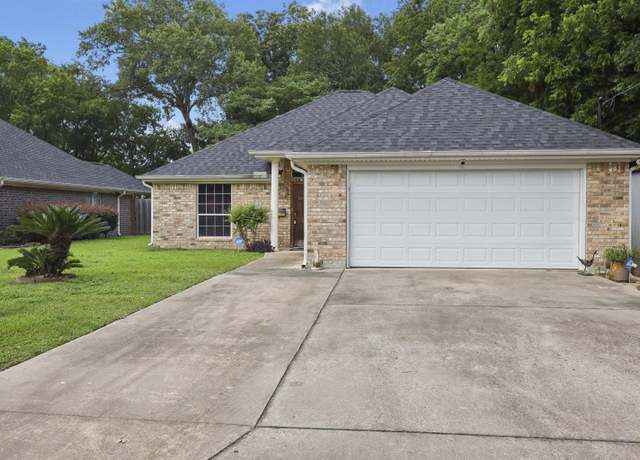 Property at 623 S 13th St, Nederland, TX 77626, 3 beds, 2 baths