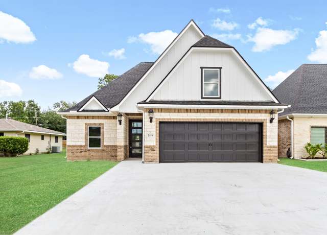 Property at 2419 8th St, Port Neches, TX 77651, 4 beds, 3 baths