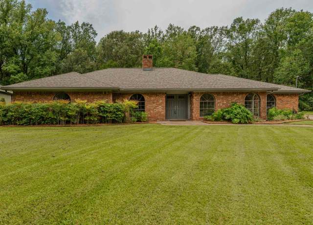 Property at 101 Happy Hollow Ln, Beaumont, TX 77705, 4 beds, 3 baths