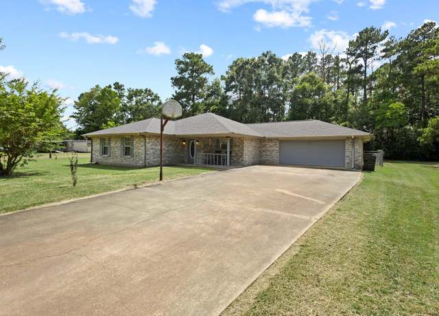 Property at 7913 Grissom Dr, Silsbee, TX 77656, 3 beds, 2 baths