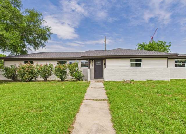 Property at 5336 Lakeside Dr, Port Arthur, TX 77642, 4 beds, 2.5 baths