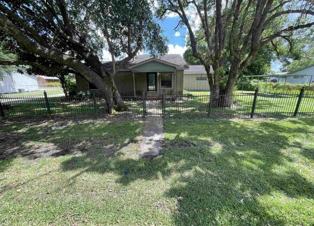 Property at 10135 Phelan Blvd, Beaumont, TX 77713, 3 beds, 2 baths