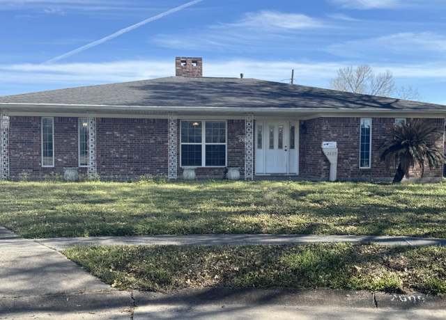 Property at 2609 Circle Dr, Port Neches, TX 77651, 3 beds, 2 baths