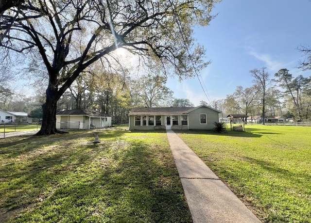 Property at 1295 Archie St, Vidor, TX 77662, 3 beds, 2 baths