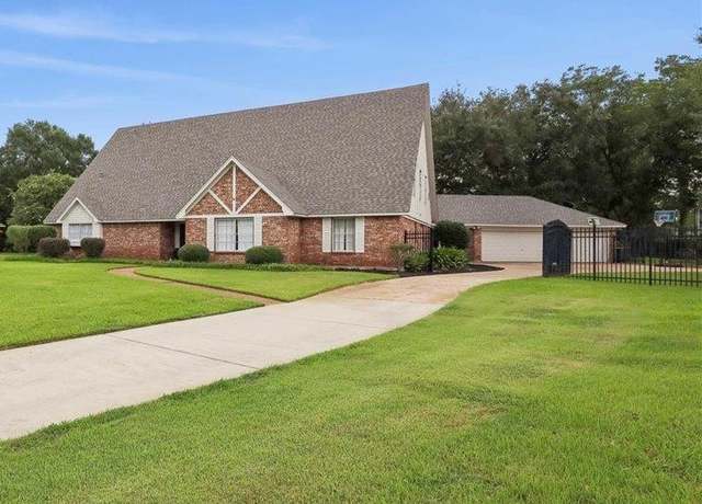 Property at 1210 Nottingham Ln, Beaumont, TX 77706, 5 beds, 4.5 baths