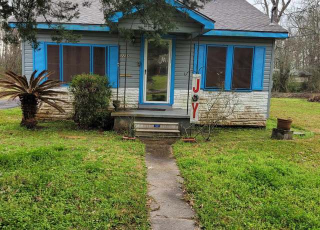 Property at 2235 Johnson St, Beaumont, TX 77703, 3 beds, 1 bath