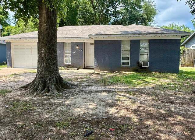 Property at 3656 Hemlock St, Orange, TX 77630, 3 beds, 1 bath
