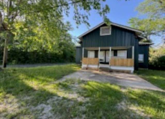 Property at 301 W Lavielle, Kirbyville, TX 75956, 2 beds, 1 bath