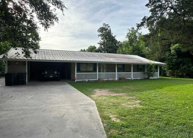 Property at 355 Lake St, Bridge City, TX 77611, 3 beds, 1.5 baths