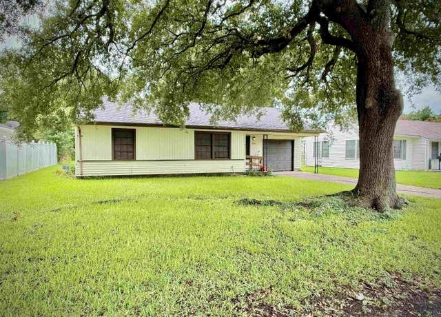 Property at 4629 Bellaire Ave, Groves, TX 77619, 3 beds, 1 bath