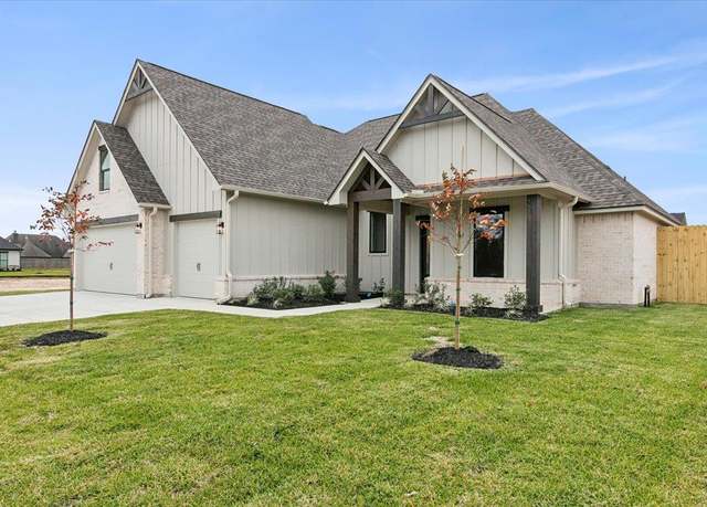 Property at 223 Coco Palms Ln, Lumberton, TX 77657, 3 beds, 3 baths