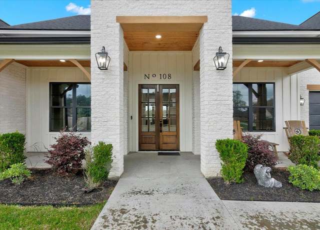 Property at 108 Palmetto Palm St, Lumberton, TX 77657, 4 beds, 3.5 baths