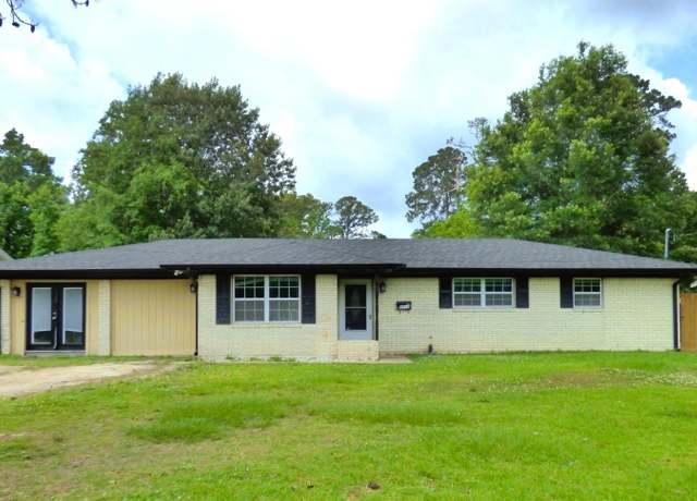 Property at 5335 Idylwood St, Beaumont, TX 77703, 4 beds, 2.5 baths