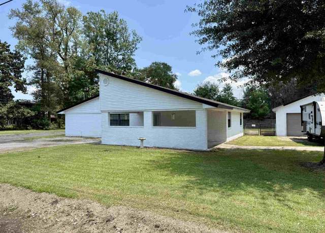 Property at 1026 Dugas St, Bridge City, TX 77611, 3 beds, 2 baths