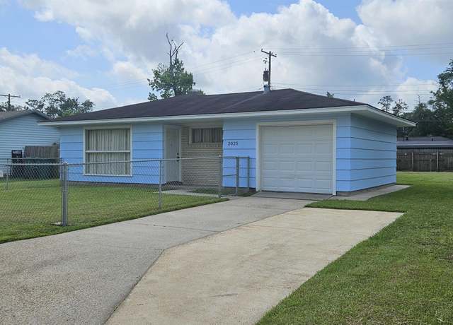 Property at 2025 Rio Grande Pl, Orange, TX 77630, 3 beds, 1.5 baths