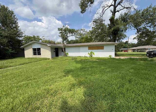 Property at 289 Hampton Ln, Beaumont, TX 77707, 3 beds, 1.5 baths