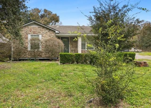 Property at 1355 Wescalder Rd, Beaumont, TX 77707, 3 beds, 1 bath