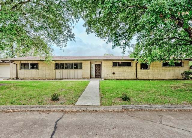 Property at 2600 35th St, Port Arthur, TX 77640, 3 beds, 2 baths