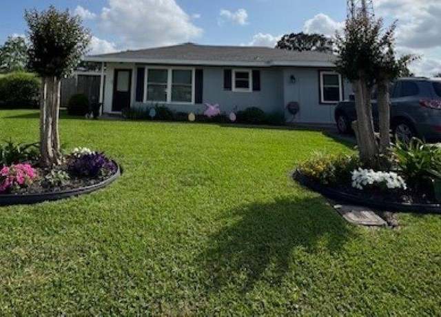 Property at 1405 Crockett Ave, Nederland, TX 77627, 3 beds, 1.5 baths