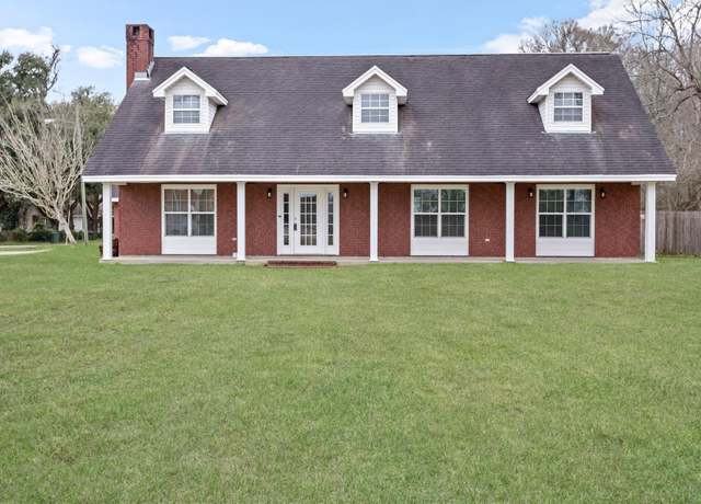 Property at 10688 Old Voth Rd, Beaumont, TX 77713, 3 beds, 2 baths
