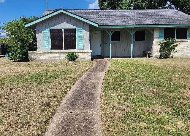 Property at 2920 Oleander Ln, Groves, TX 77619, 3 beds, 1.5 baths