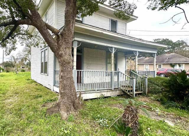 Property at 2255 Laurel St, Beaumont, TX 77701, 2 beds, 1 bath