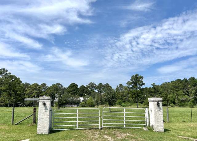Property at 3717 Tolivar Canal Rd, Beaumont, TX 77713, 4 beds, 4.5 baths