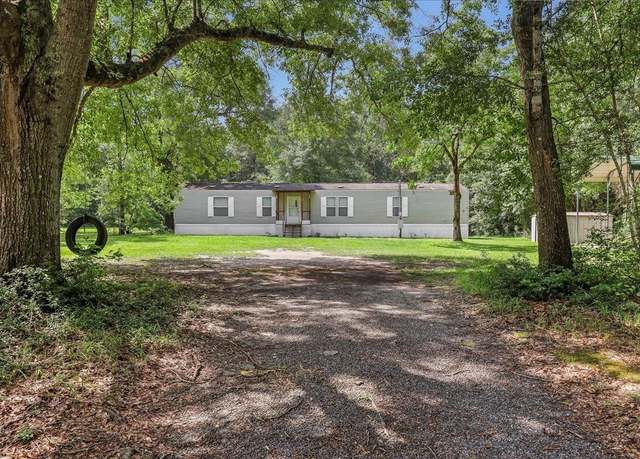 Property at 7800 Sunflower Dr, Silsbee, TX 77656, 3 beds, 2 baths