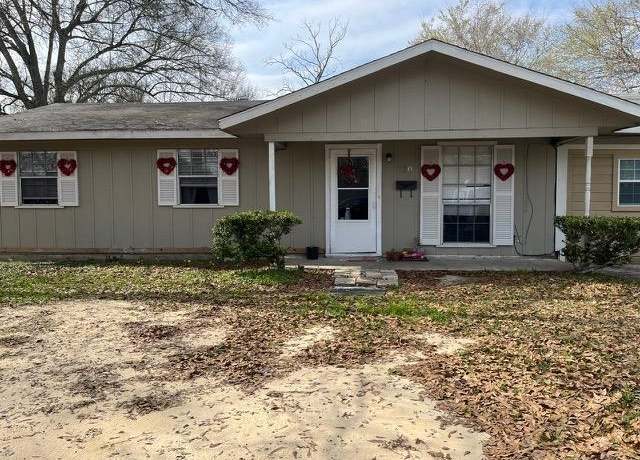 Property at 170 Smelker Ave, Beaumont, TX 77707, 4 beds, 2 baths