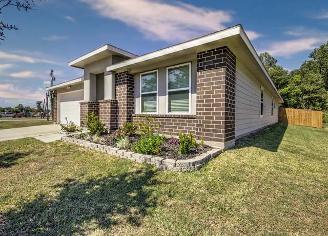 Property at 380 Silver Bridge Ct, Bridge City, TX 77611, 4 beds, 2 baths