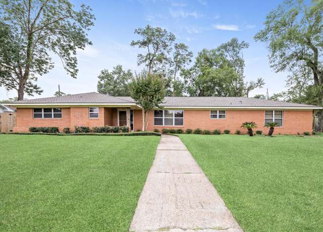 Property at 4755 Lanark Ln, Beaumont, TX 77706, 3 beds, 2.5 baths