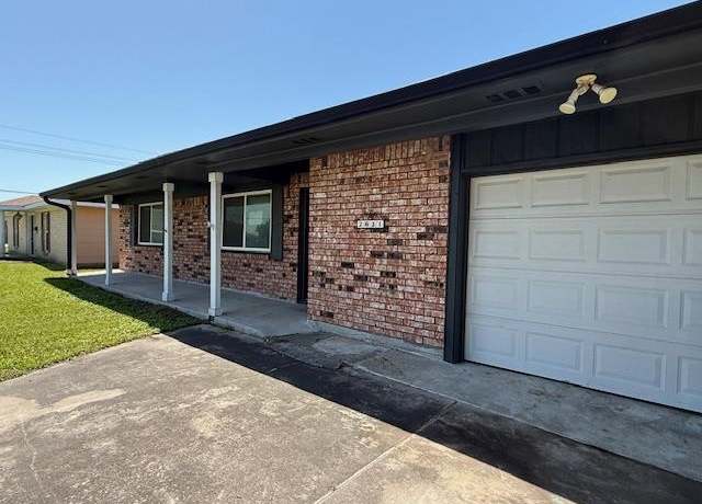 Property at 2621 Rose, Groves, TX 77619, 3 beds, 2 baths